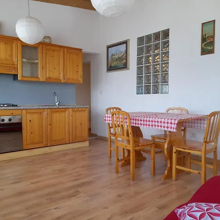 La Mezzaluna Apartament