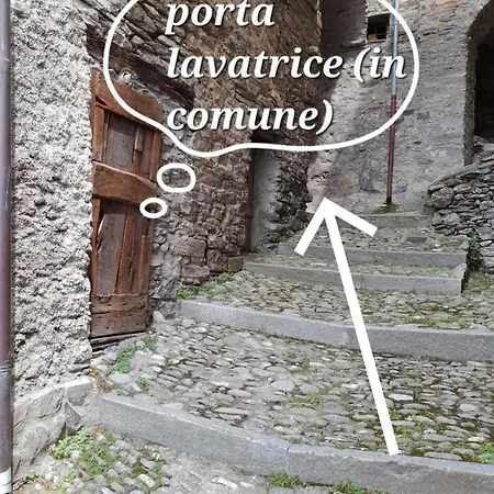 La Mezzaluna Apartament *